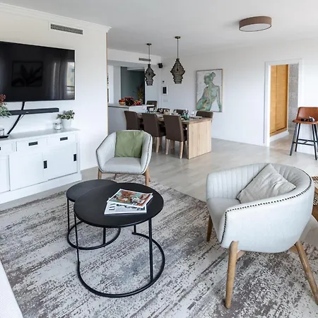 Modern 2br With Sea Views In Very Center Of * Marbella