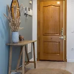 Modern 2br With Sea Views In Very Center Of Lägenhet