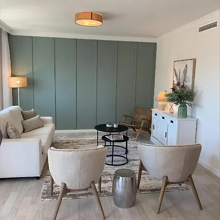 Modern 2br With Sea Views In Very Center Of Apartment