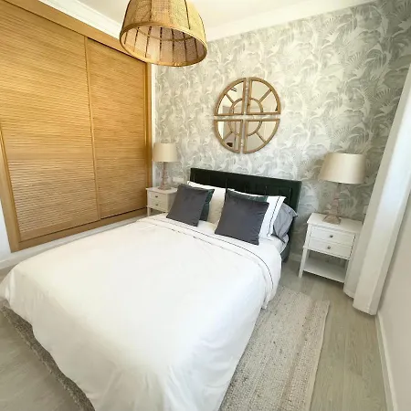 Modern 2br With Sea Views In Very Center Of Apartment