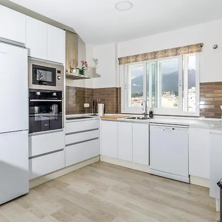 Modern 2br With Sea Views In Very Center Of * マルベーリャ