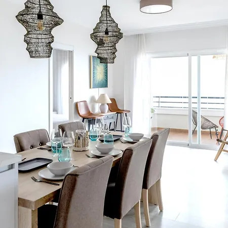 Modern 2br With Sea Views In Very Center Of