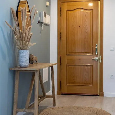 Modern 2br With Sea Views In Very Center Of Apartment