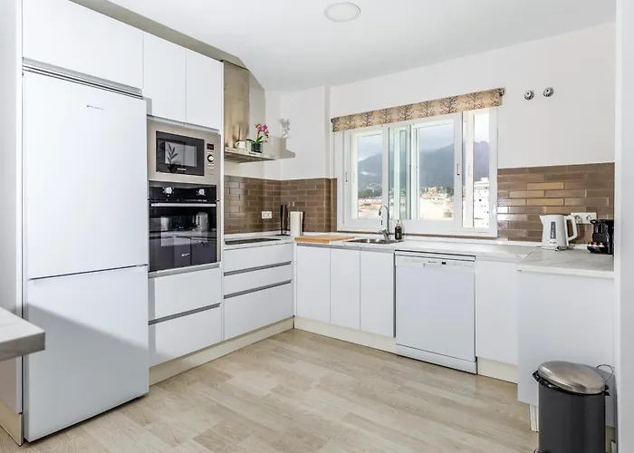 Modern 2br With Sea Views In Very Center Of * マルベーリャ