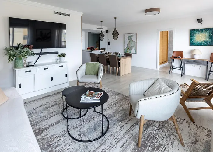 Modern 2br With Sea Views In Very Center Of * マルベーリャ
