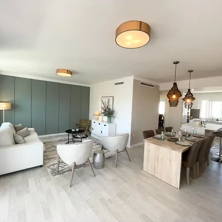 Modern 2br With Sea Views In Very Center Of アパート マルベーリャ