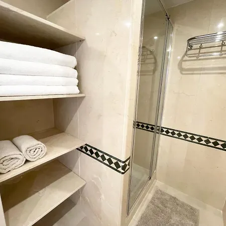 Apartment Modern 2br With Sea Views In Very Center Of