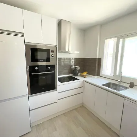 Modern 2br With Sea Views In Very Center Of Apartment *